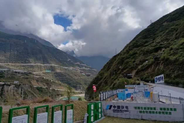 国内第一个氢能全产业链项目，可再生能源电解水首瓶“绿氢”出炉！(图1)